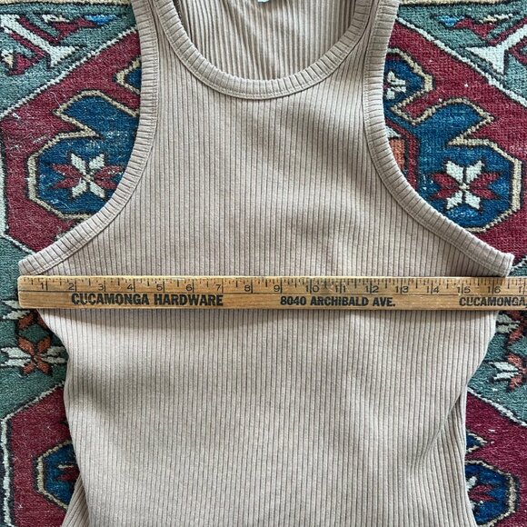 Good American Taupe Brown Ribbed Crop Tank, Womens Size 4 Top Fits Size XL - Picture 4 of 5